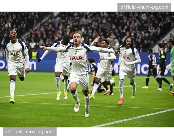 西班牙税务部门突击检查多家足球经纪人公司，涉及数笔欧冠球员的转会操作。